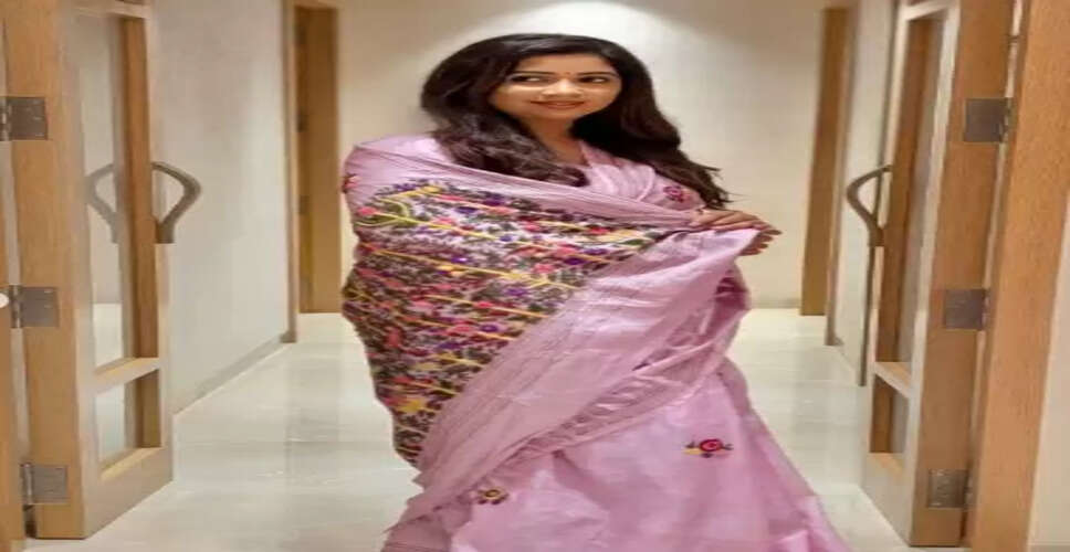 श्रेया घोषाल ने साड़ी में बिखेरा जलवा, खास अंदाज ने जीता फैंस का दिल