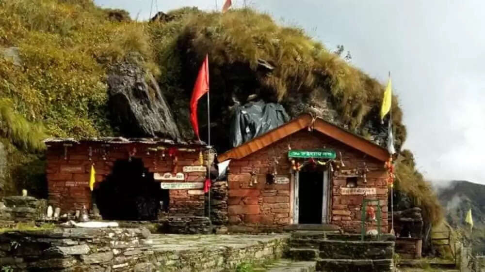 भारत की 9 सबसे चुनौतीपूर्ण धार्मिक यात्राएं: श्रद्धालुओं के लिए खतरनाक सफर