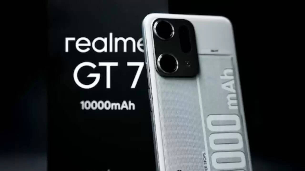 Realme का नया स्मार्टफोन: 10,001mAh बैटरी के साथ लंबे समय तक चार्जिंग की जरूरत नहीं