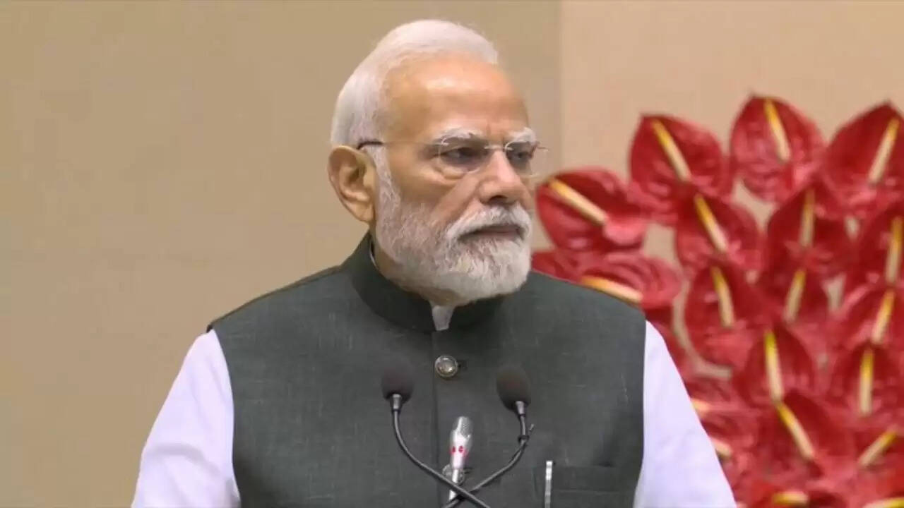 पीएम मोदी का नवी मुंबई दौरा: एयरपोर्ट और मेट्रो लाइन का उद्घाटन