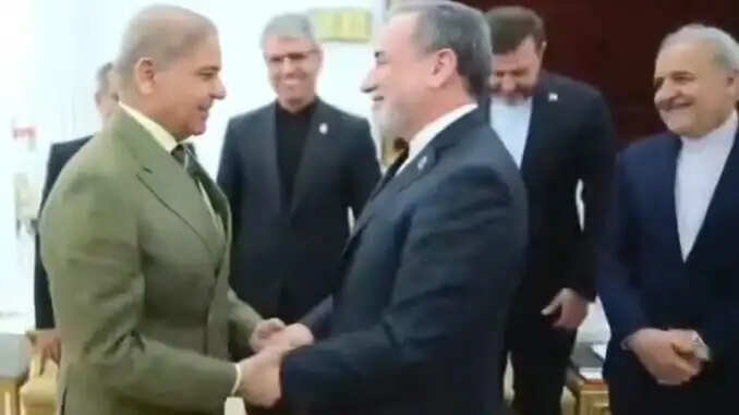 अक्षय कुमार की बेटी के साइबर हैरेसमेंट मामले में गिरफ्तारी