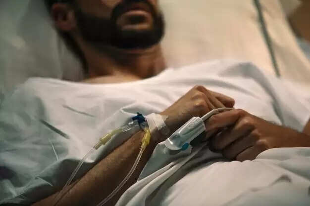 फ्रिज में रखे खाने से युवक की जान पर बनी, जानें सेप्सिस के खतरनाक प्रभाव