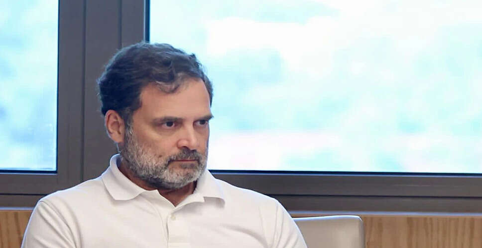 राहुल गांधी ने महात्मा गांधी को श्रद्धांजलि अर्पित की