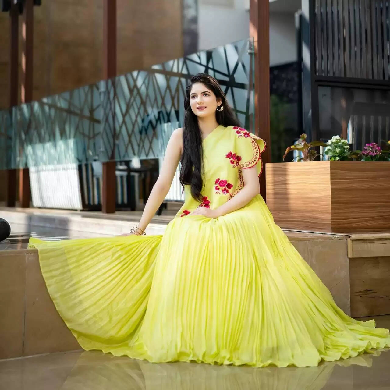 हर्षाली मल्होत्रा का नया लुक और फिल्म 'अखंडा 2' में भूमिका