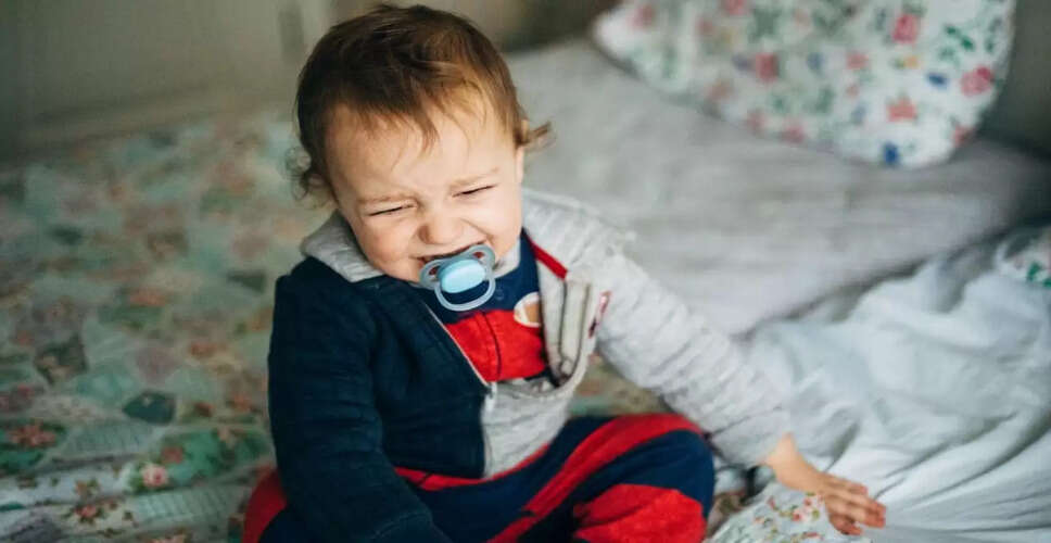 क्या छोटे बच्चों का रात में बार-बार जागना सामान्य है?