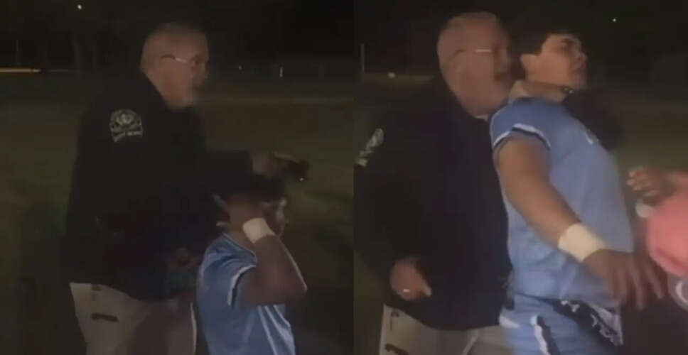 दक्षिण कैरोलिना में हाई स्कूल बेसबॉल खेल के दौरान छात्र पर बल प्रयोग का मामला