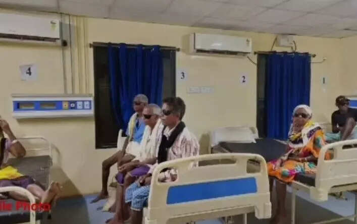 बीजापुर अस्पताल में मोतियाबिंद ऑपरेशन के बाद 9 मरीजों की आंखों में संक्रमण