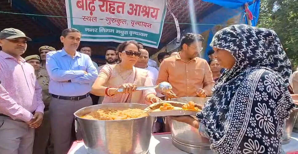 हेमा मालिनी ने मथुरा में बाढ़ पीड़ितों से की मुलाकात, राहत शिविरों की सराहना