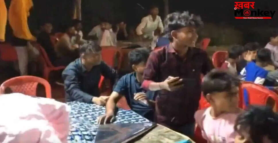 शादी के समारोह में आंधी ने मचाई तबाही, वायरल वीडियो ने सबको किया हैरान