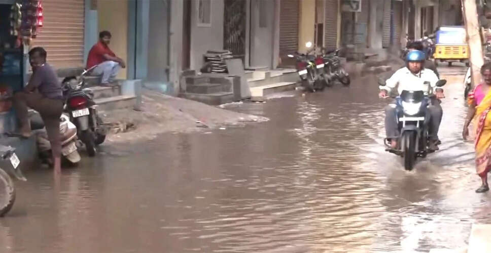 हैदराबाद में मूसलधार बारिश से बाढ़ की स्थिति, यातायात प्रभावित