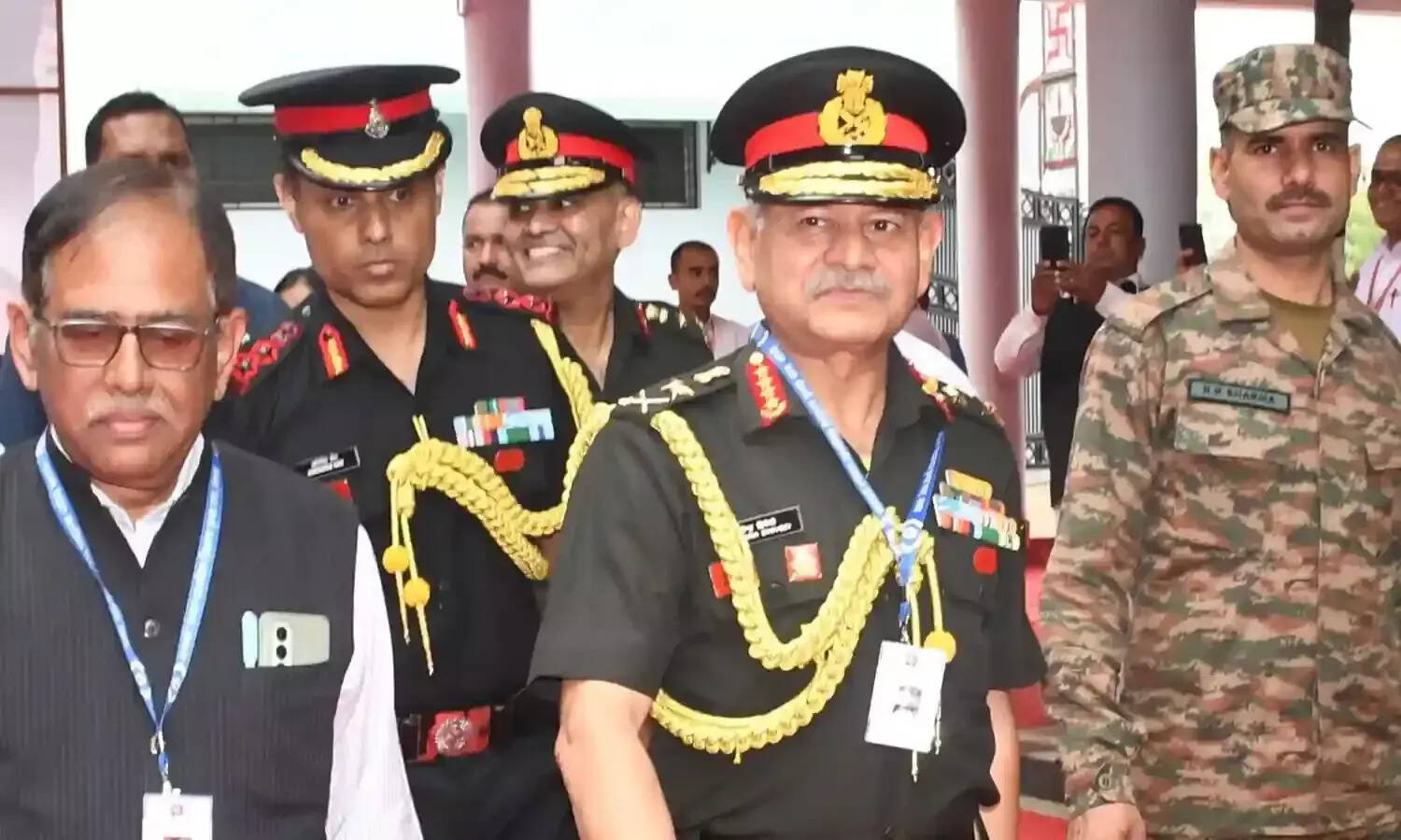 सेना प्रमुख जनरल द्विवेदी का भावुक स्कूल दौरा और ऑपरेशन सिंदूर का महत्व