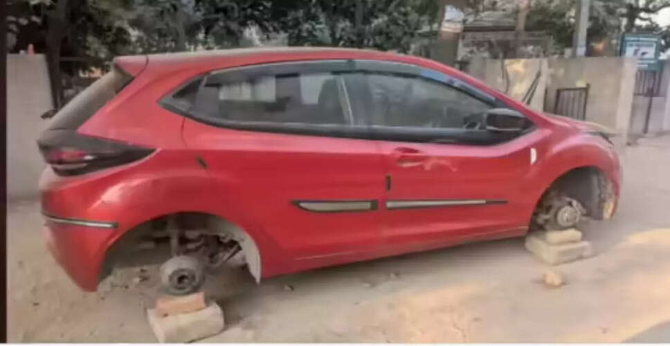 गुड़गांव में चोर ने कार के चारों टायर चुराए, सोशल मीडिया पर वायरल हुआ मामला