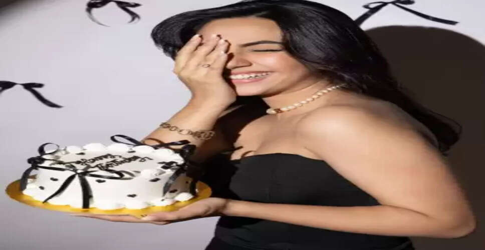 'आज मेरा जन्मदिन है', ब्लैकआउटफिट में रीम शेख ने शेयर की तस्वीरें