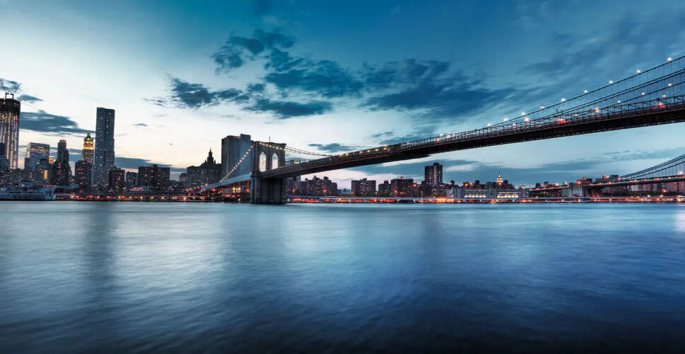 न्यूयॉर्क में हडसन नदी में सीसेना 172 विमान दुर्घटनाग्रस्त