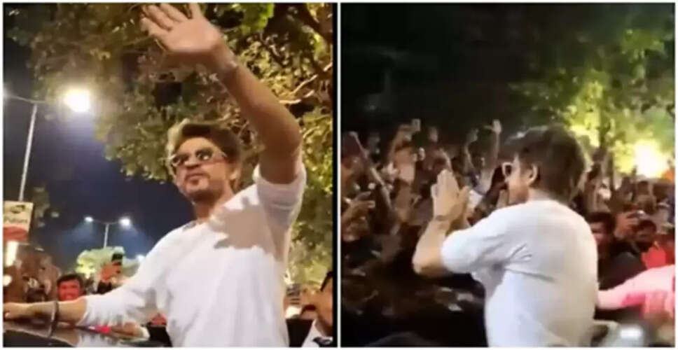 शाहरुख़ ख़ान का फैंस के प्रति प्यार, 70वें फ़िल्मफ़ेयर अवार्ड्स में दिखा जादू