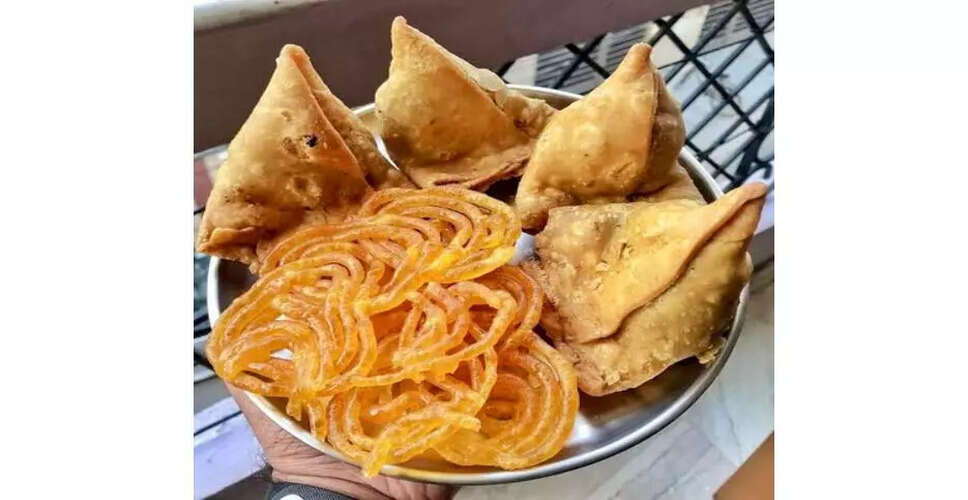 सरकारी कैंटीन में तेल और चीनी की चेतावनी बोर्ड लगाने का निर्णय