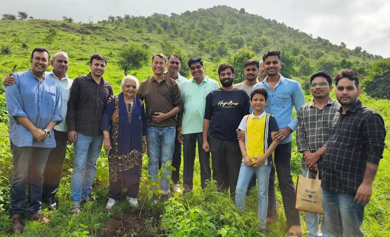 सनावदिया में रक्षाबंधन पर पर्यावरण संरक्षण की अनोखी पहल