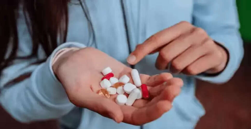 नकली दवाओं की पहचान: जानें कैसे करें सुरक्षा