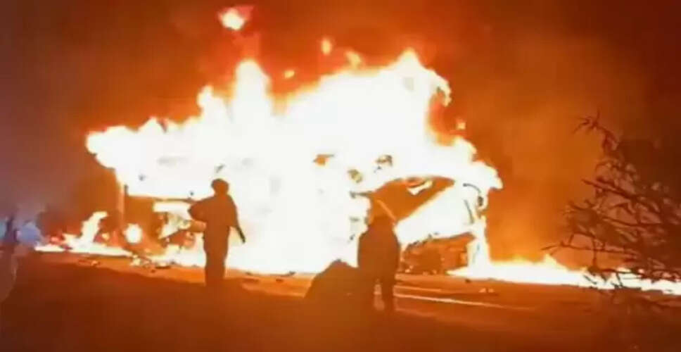 कर्नाटक में बस दुर्घटना: 10 यात्रियों की मौत, सुरक्षा पर उठे सवाल