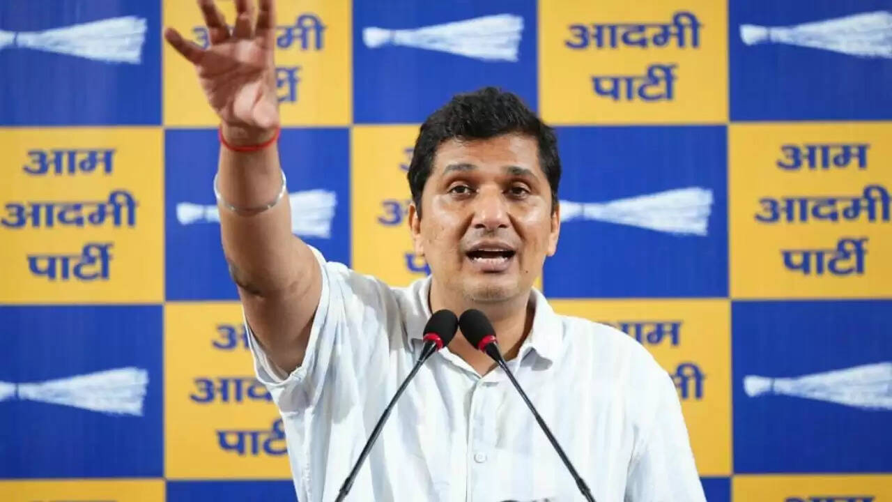 दिल्ली की स्वास्थ्य सेवाओं पर आम आदमी पार्टी का गंभीर आरोप