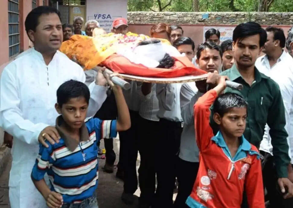 शव यात्रा के दौरान पुण्य प्राप्ति के उपाय