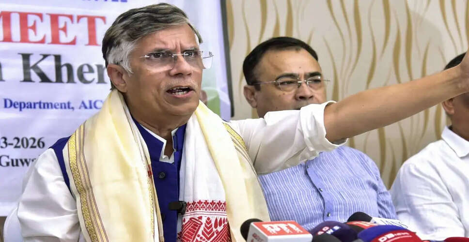 असम पुलिस ने कांग्रेस नेता पवन खेड़ा के आवास पर की छापेमारी