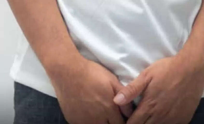 पति ने पत्नी की बेवफाई पर प्रेमी पर किया जानलेवा हमला