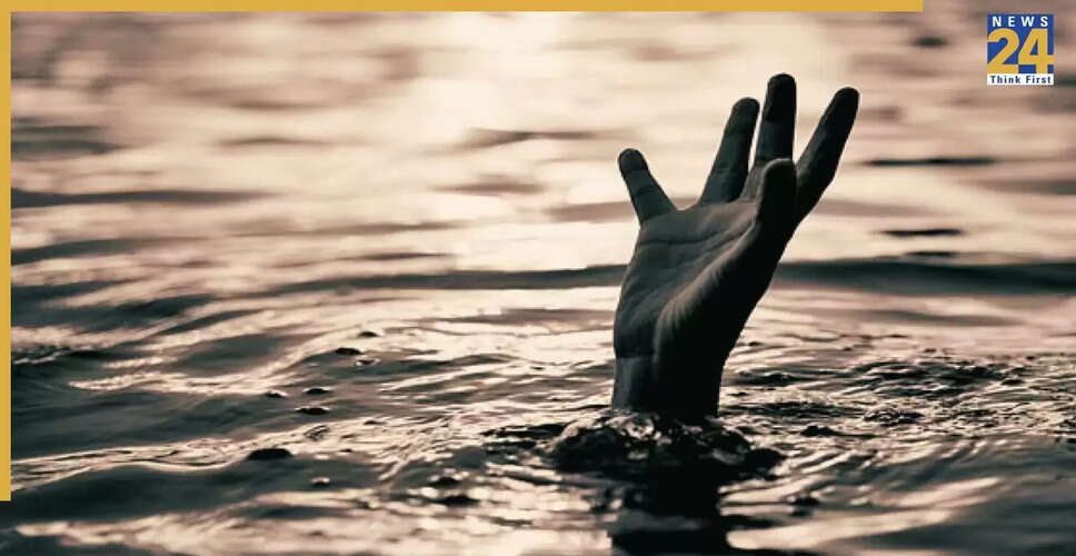 गणेश विसर्जन के दौरान 9 लोगों की डूबने से मौत, 12 लापता