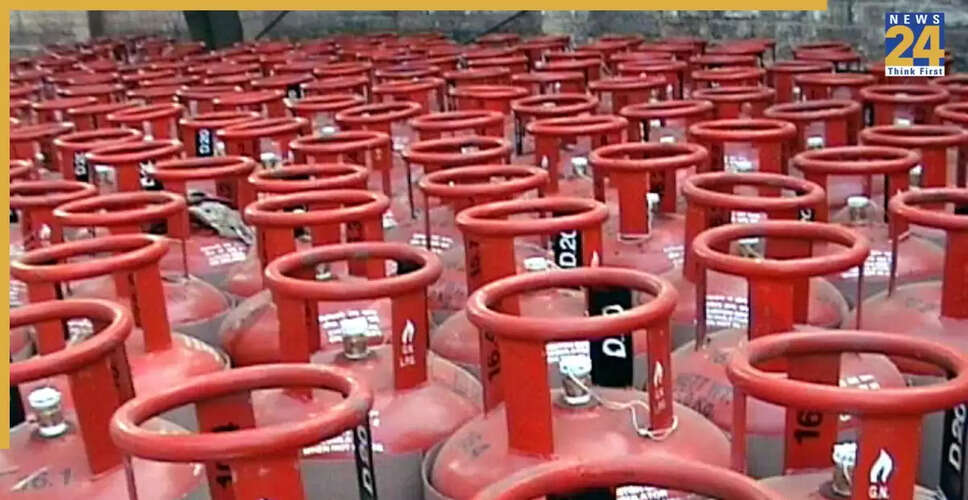 नवरात्रि पर 25 लाख मुफ्त LPG कनेक्शन का वितरण: केंद्रीय मंत्री की घोषणा