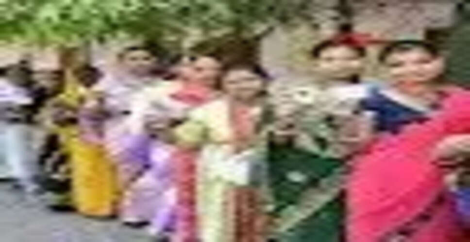 पश्चिम बंगाल और तमिलनाडु में चुनावी उत्साह, वोटिंग का आंकड़ा बढ़ा