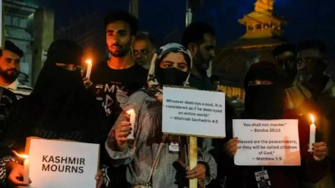 2025: कश्मीर में आतंकवाद और प्राकृतिक आपदाओं का संकट