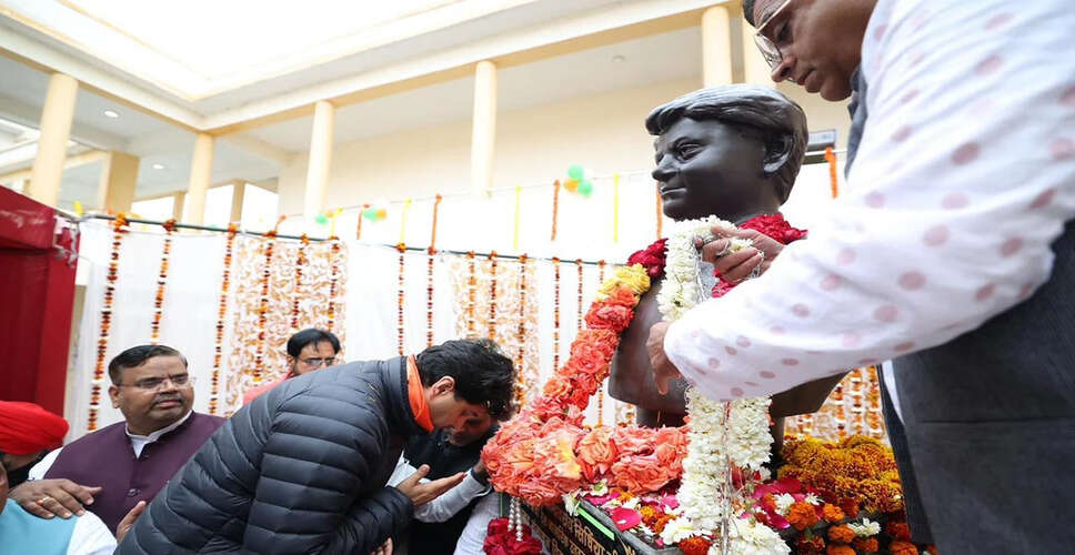 ज्योतिरादित्य सिंधिया ने पिपरई में सांदीपनि सी.एम. राइज स्कूल का उद्घाटन किया