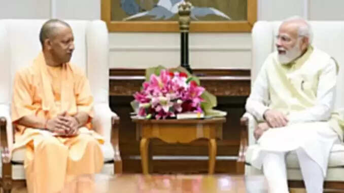 सीएम योगी का दिल्ली दौरा: पीएम मोदी से महत्वपूर्ण मुलाकातें