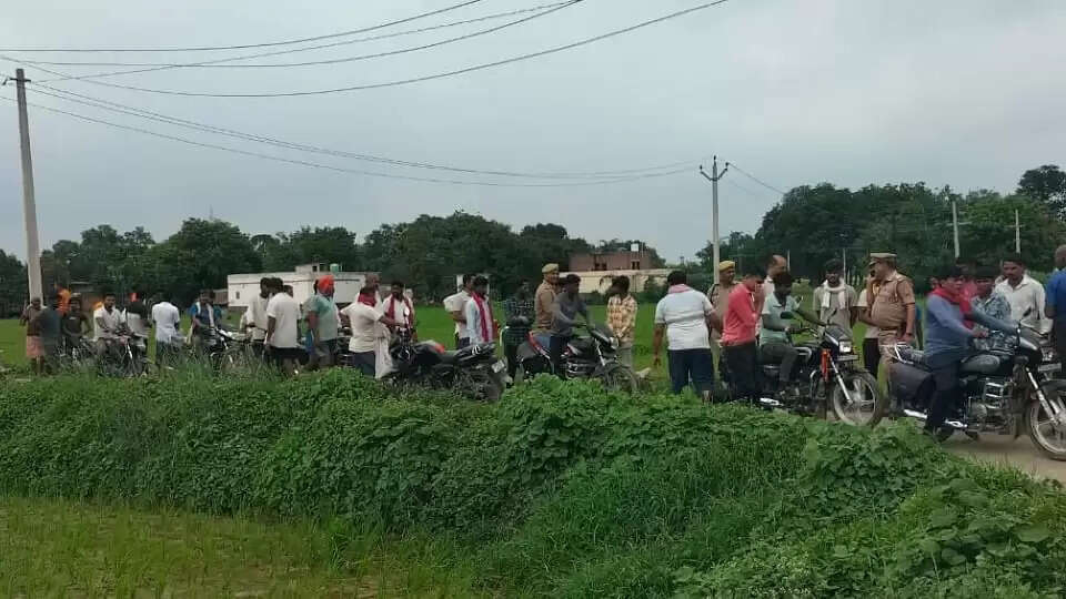 गाजीपुर में परिवार के तीन सदस्यों की हत्या: बेटे ने की बर्बरता की सारी हदें पार
