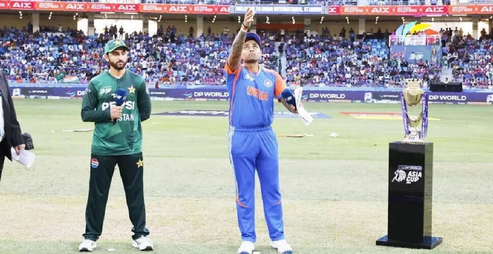 भारत-पाकिस्तान क्रिकेट मैच में टॉस के दौरान हाथ न मिलाने की घटना