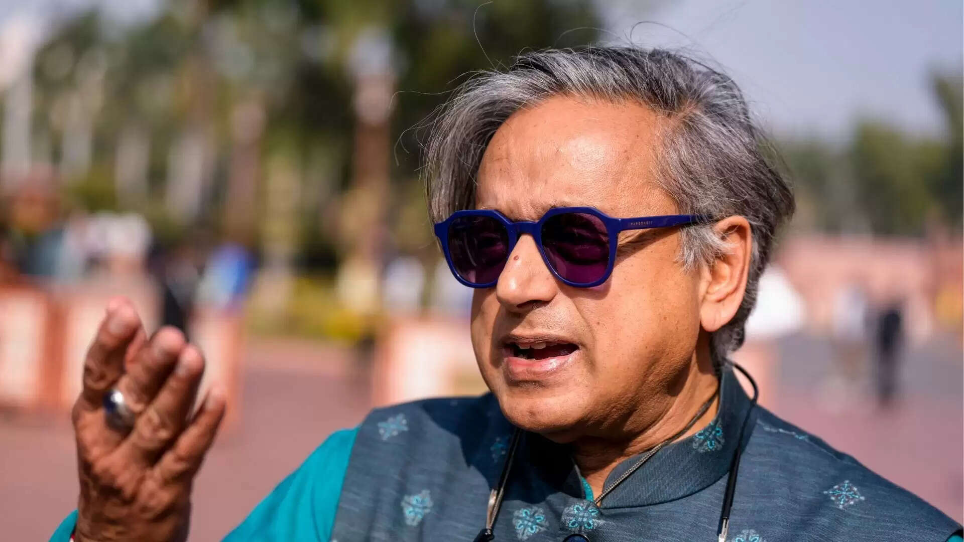 शशि थरूर ने क्रिसमस पर हमलों की निंदा की, कहा- यह हमारी संस्कृति पर हमला है