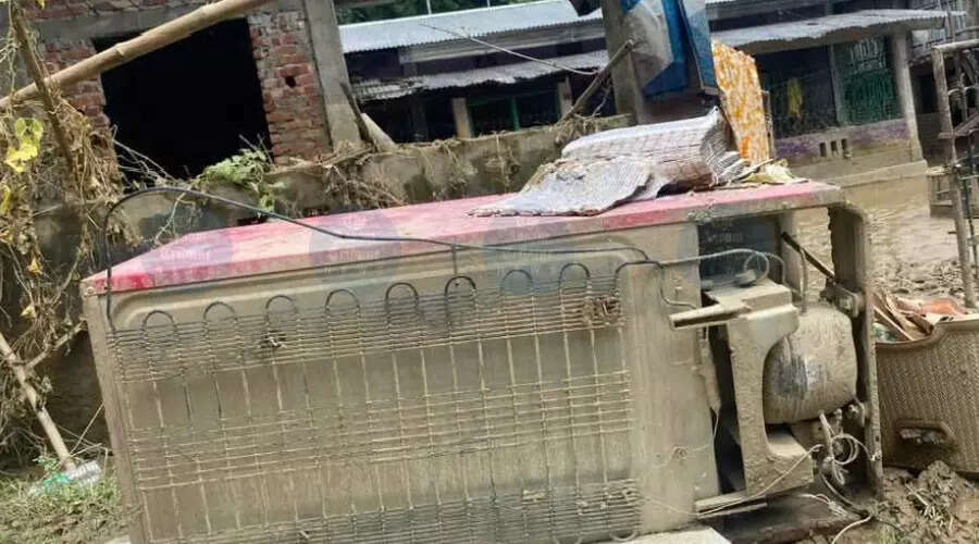 नाज़िरा में बाढ़: तबाही की कहानियाँ और जीवन की त्रासदियाँ
