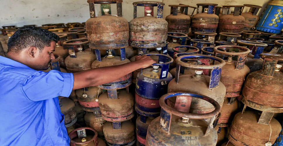 सरकारी LPG सब्सिडी में कटौती: क्या यह कल्याणकारी योजनाओं पर असर डालेगा?