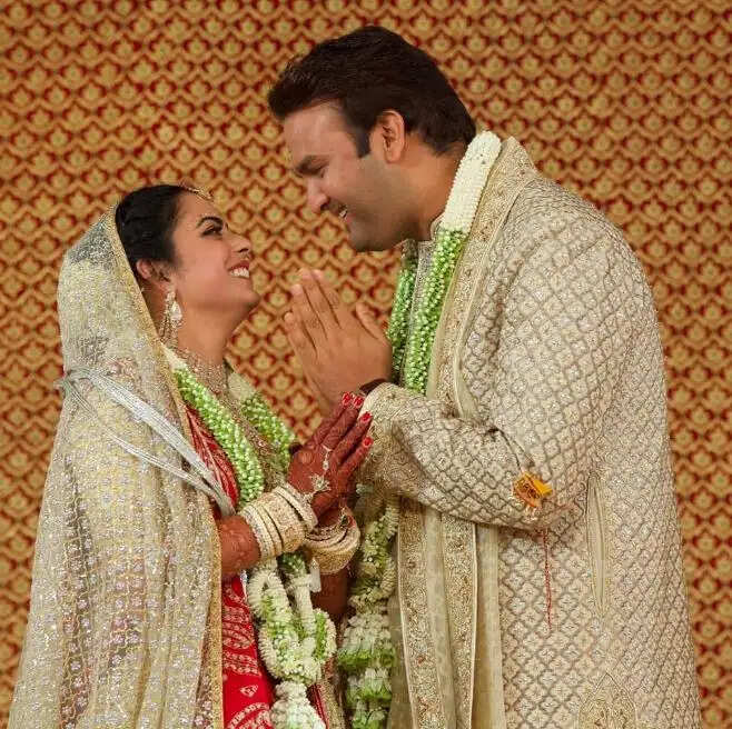 ईशा अंबानी: मुकेश अंबानी की बेटी जो बिजनेस की दुनिया में चमक रही हैं
