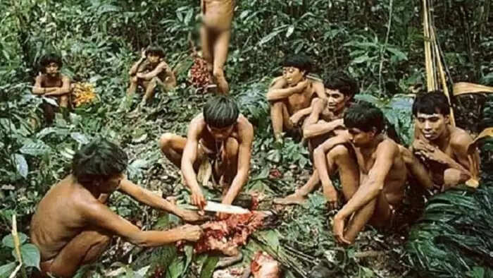 यानोमामी जनजाति: रिश्तेदारों के अंतिम संस्कार की अनोखी परंपरा