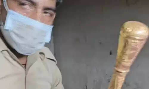 मथुरा के मंदिर में खोला गया रहस्यमय तहखाना, मिला खजाना