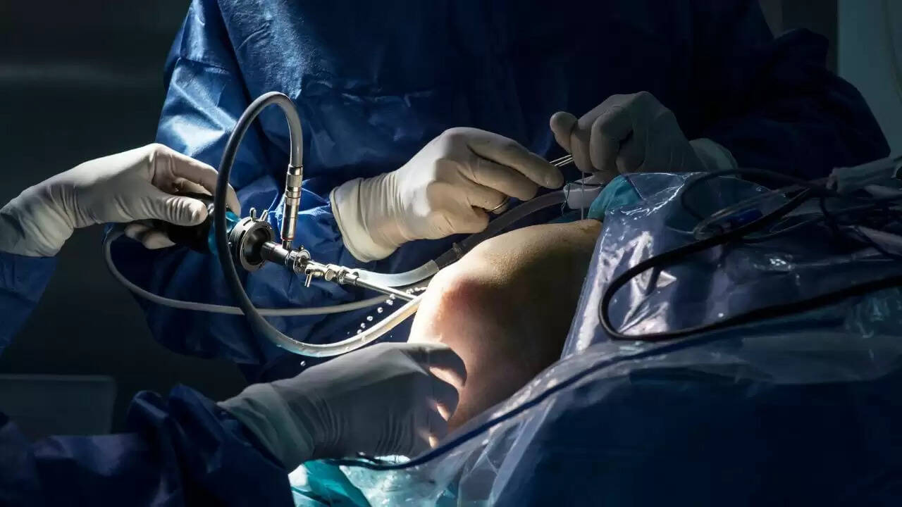 रोबोटिक नी सर्जरी: घुटने के ट्रांसप्लांट में नई तकनीक से तेजी से रिकवरी