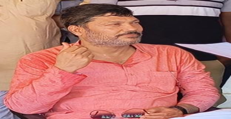 अनुप्रिया पटेल की अंतरात्मा जगी होगी, तभी नजूल भूमि अधिग्रहण का किया विरोध : सपा सांसद नीरज मौर्य