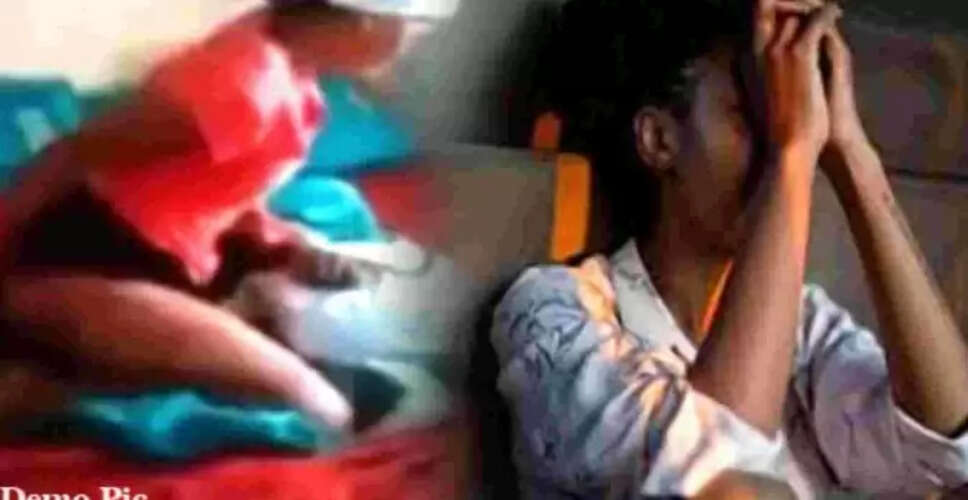 आगरा में पिता-पुत्र के बीच ब्लैकमेलिंग का अजीब मामला