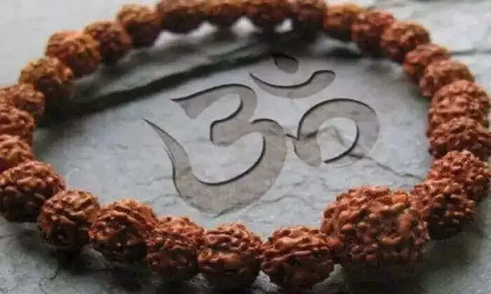 सावन में रुद्राक्ष धारण करने के नियम और महत्व