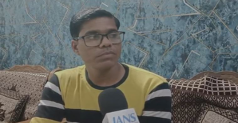 ‘मेरे जैसे लोगों को मिले रोजगार’, पीएम मोदी का मुखौटा बनाने वाले जोगिंदर की मांग