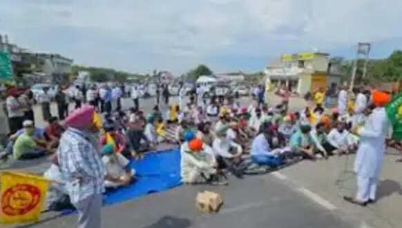 हिमाचल प्रदेश में एंट्री टोल टैक्स के खिलाफ उग्र प्रदर्शन