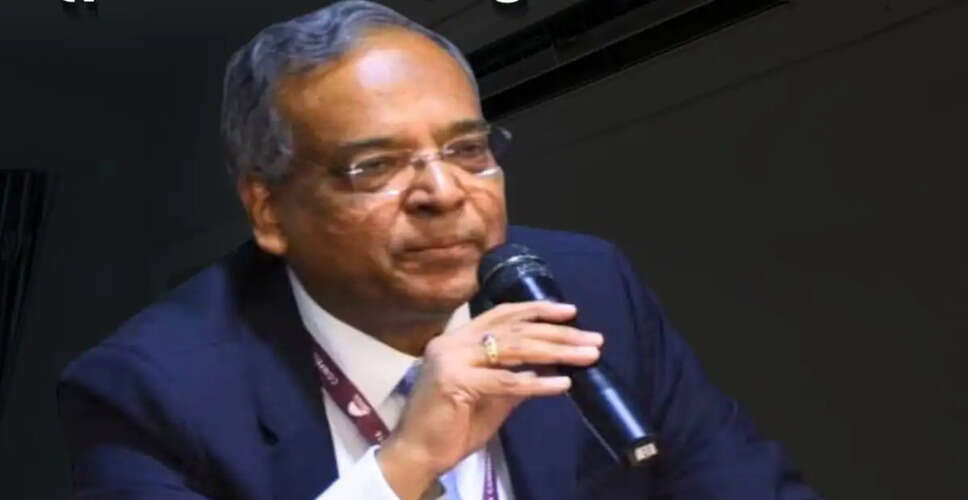 दिल्ली में पूर्व प्रशासनिक अधिकारी धनेंद्र कुमार की आग में मौत, बेटे की हालत स्थिर