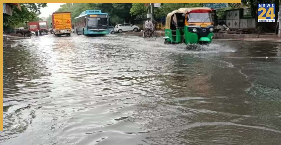 दिल्ली-एनसीआर में भारी बारिश का अलर्ट, स्कूल बंद