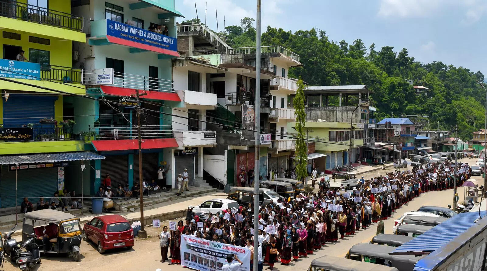 मणिपुर में बंधकों की स्थिति पर मुख्यमंत्री की अपील, शांति की आवश्यकता